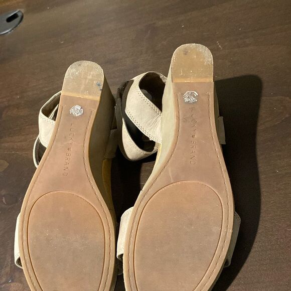 Lucky Brand Tan Leather Adjustable Strap Sandals - Picture 10 of 12